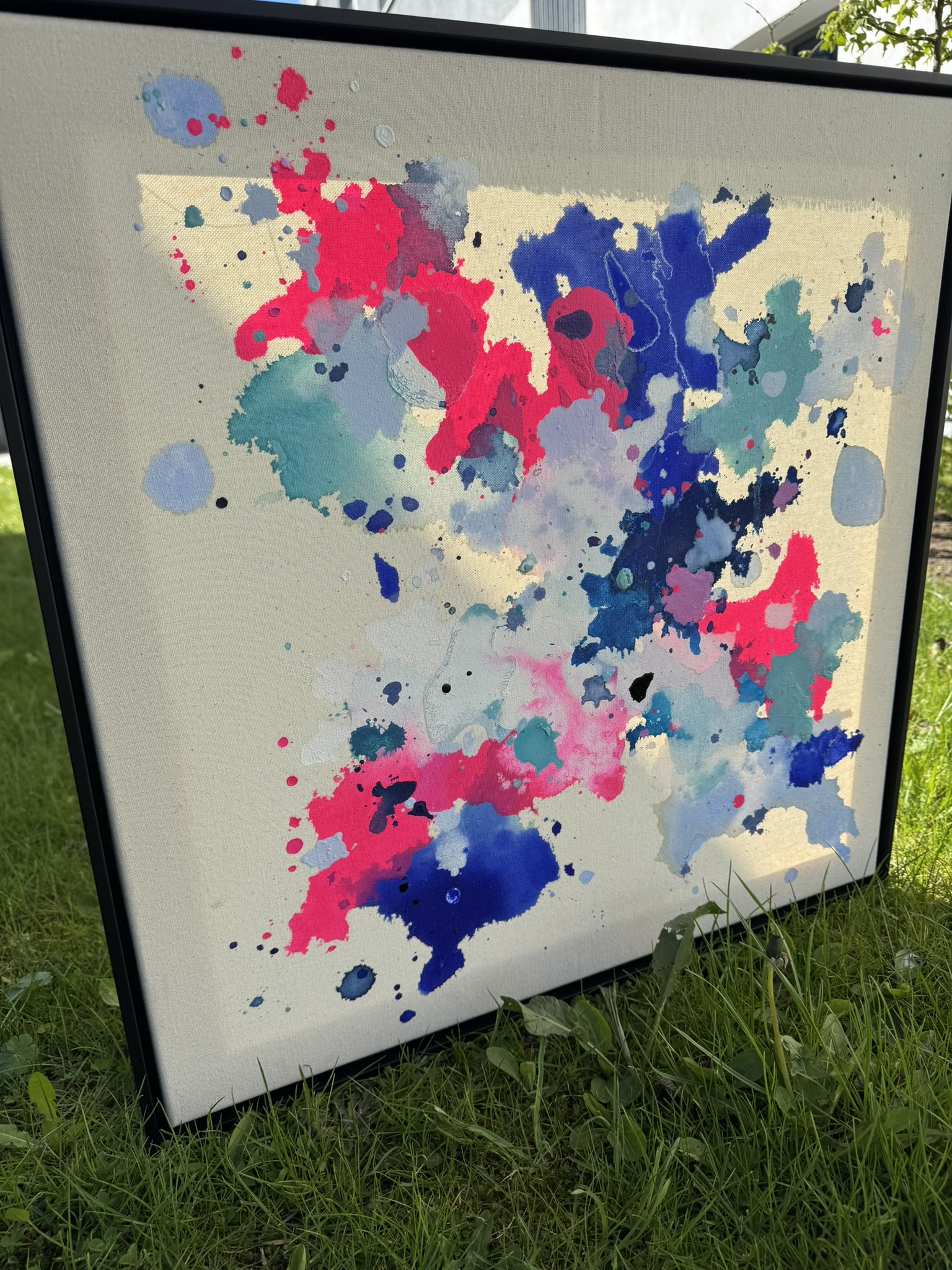 Zwischen Pink und Blau, 2026, Acryl auf roher Baumwollleinwand, Ansicht 3